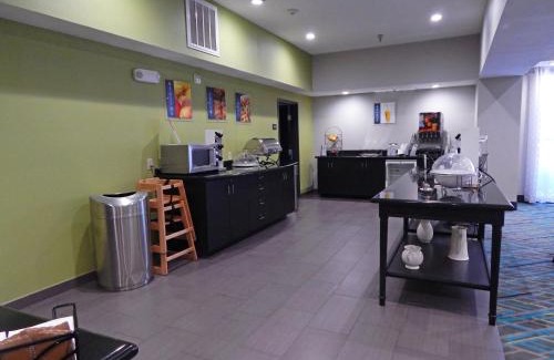 Burkburnett Hotel | Ramada by Wyndham Burkburnett - Wichita Falls