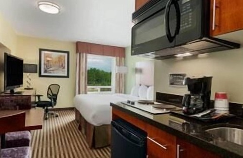 Carlyle Hotel | Ramada by Wyndham Carlyle