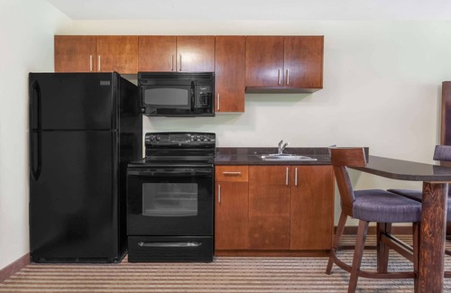 Carlyle Hotel | Ramada by Wyndham Carlyle