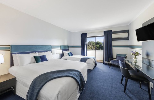 Griffith Hotel | Ramada by Wyndham Diplomat Canberra