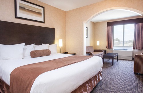Estevan Hotel | Ramada by Wyndham Estevan