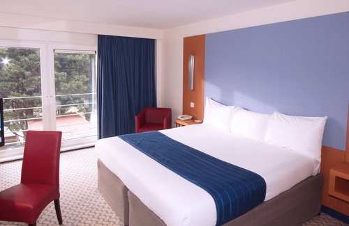 Whittington Hotel | Ramada by Wyndham London North M1