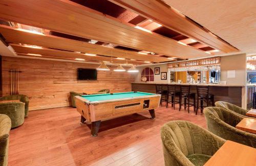 North Bay Resort | Ramada by Wyndham Pinewood Park Resort North Bay