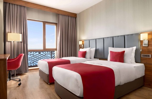 Edremit Hotel | Ramada by Wyndham Van