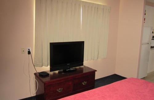 100 Mile House Hotel | Ramada Limited 100 Mile House