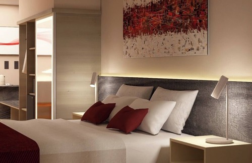 Mariano Roque Alonso Hotel | Ramada Suites By Wyndham Asuncion Aeropuerto