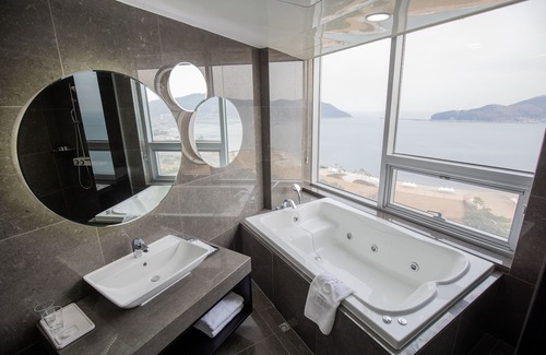 Irun-myeon Hotel | Ramada Suites Geoje