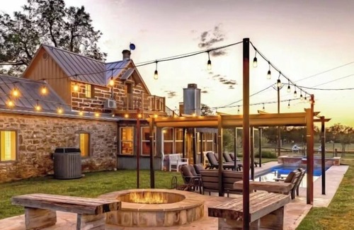 Fredericksburg Resort | Ranch Getaway for Gatherings & Memories (Sleep 52)