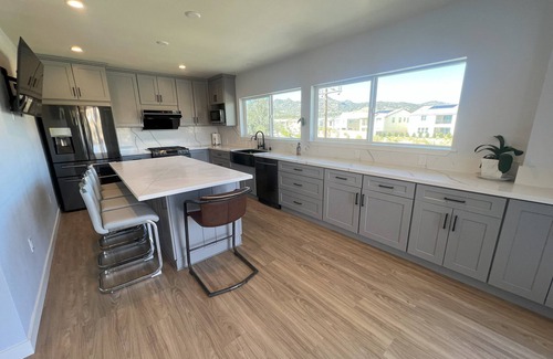 Chatsworth House | Rancho del Cielo, mordern, luxurious hilltop retreat with stunning canyon views