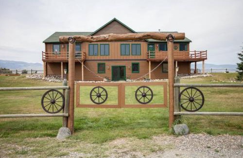 Livingston House | Rancho Deluxe Lodge