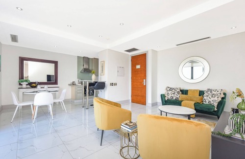 Sandown Apartment | Raphael's Jewel l Luxurious 1-Bed Oasis