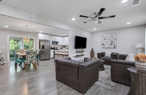 Church Street House | Rare ATL Retreat – Halloween Weekend Open w/Fire Pit, Patio, Backyard+EV Charger