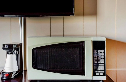 Ridgeland Hotel | Rare Find! Free Parking, Near Blue Heron Nature Center and Harold Turpin Park