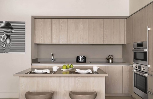 Hollywood South Central Beach Hotel | Rare Gem! Onsite Pool, Kitchen