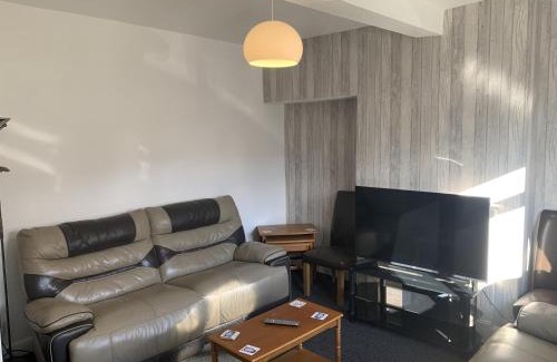 Sileby House | Ratcliffe House - Spacious 3 bedroom House in Sileby