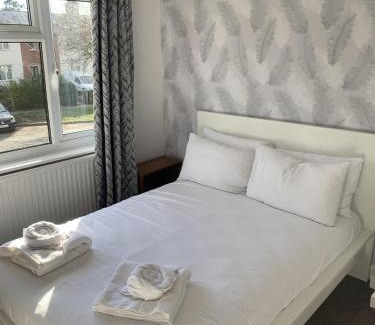 Sileby House | Ratcliffe House - Spacious 3 bedroom House in Sileby