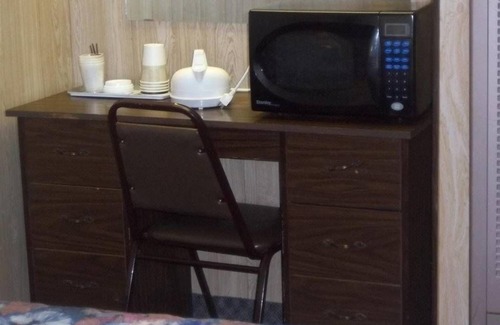 Youngstown Hotel | Raval Paradise Motel & RV Park