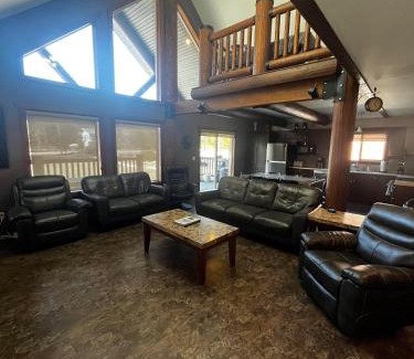 Valemount House | Raven