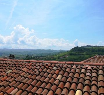 Verduno Apartment | Raviola e Tajarin