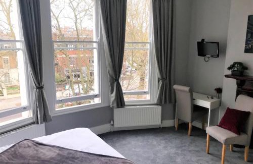 Holland Park Hotel | Ravna Gora