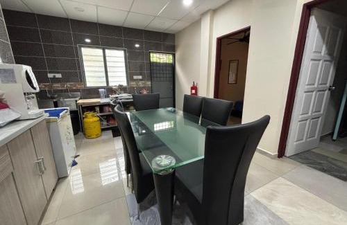 Batu Ferringhi House | Ray Yan Guesthouse Penang