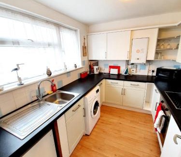 Rayleigh Apartment | Rayleigh Town Centre 2 Bedroom Apartment