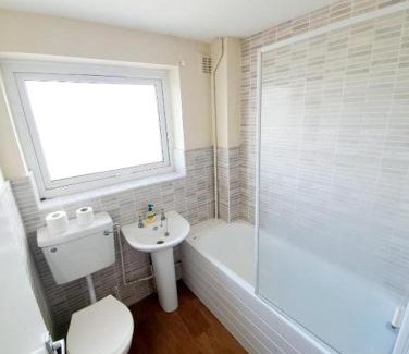 Rayleigh Apartment | Rayleigh Town Centre 3 Bedroom Apartment