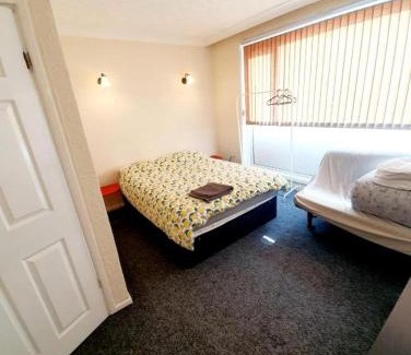 Rayleigh Apartment | Rayleigh Town Centre 3 Bedroom Apartment