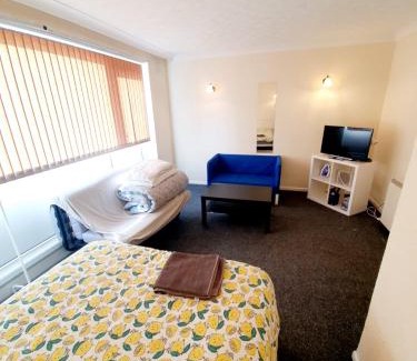 Rayleigh Apartment | Rayleigh Town Centre 3 Bedroom Apartment