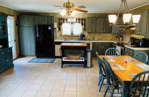 James Creek House | Raystown Mountain Escape - Views & Relaxing Spaces