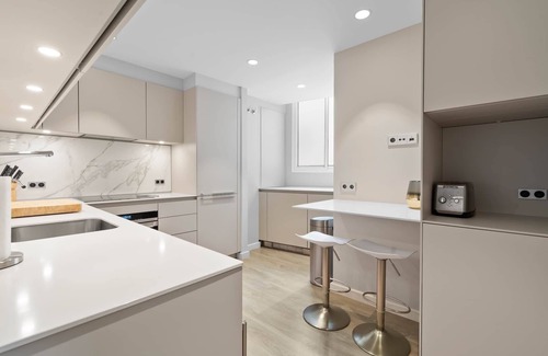 Nueva Andalucia Apartment | RDR462 - Modern and Stylish in Nueva Andalucia