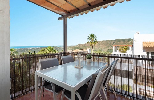 Istan Apartment | RDR495 – Serene Apartment near Marbella with Lake Views