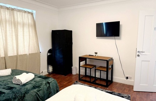 Dudden Hill Hotel | RE-1st Floor Quad Room in Wembley!