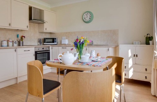 Abbess Roding House | Readers Retreat in the beautiful Tenterden