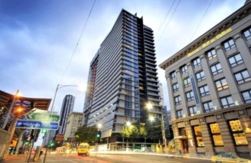 Melbourne Central Business District Apartment | Readyset Apartments at Liberty