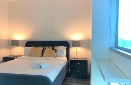 Melbourne Central Business District Apartment | Readyset Apartments at Liberty