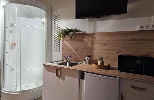 Neda House | Real 43 Casa Neda