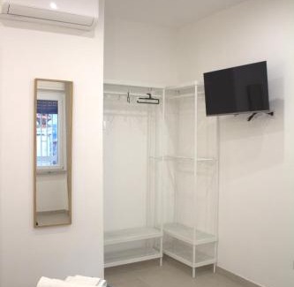 Portici House | RealeBorbonica-Intero Appartamento Con Ampio Terrazzino