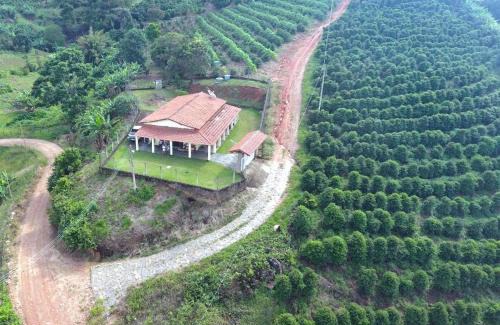 Bueno Brandao House | Recanto dos Cafezais