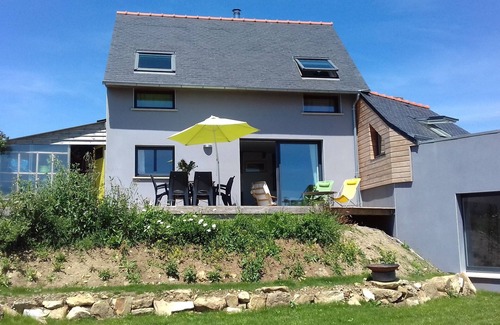 Crozon House | Recent sea view house with organic garden on the Crozon peninsula
