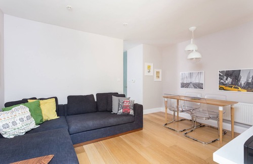 Munster Apartment | Recently Refurbished 1 Bedroom, Fulham - South London