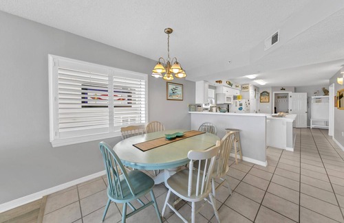 Fort Walton Beach Condo | Recently updated 2 bedroom-Beach Front Condo-Sleeps 6-Beach Service Included!