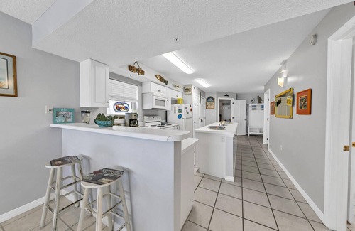 Fort Walton Beach Condo | Recently updated 2 bedroom-Beach Front Condo-Sleeps 6-Beach Service Included!