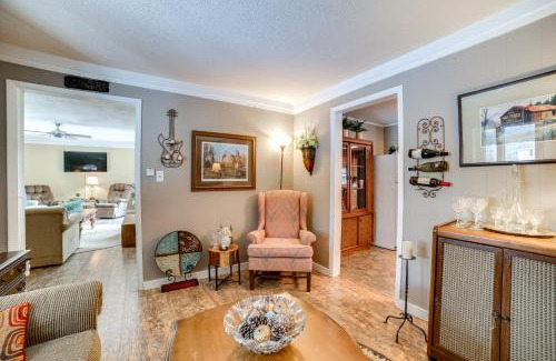 Gray House | Rector Home with Hot Tub about 6 Mi to Ligonier!