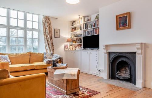 Newport House | Rectory Cottage - Brighstone