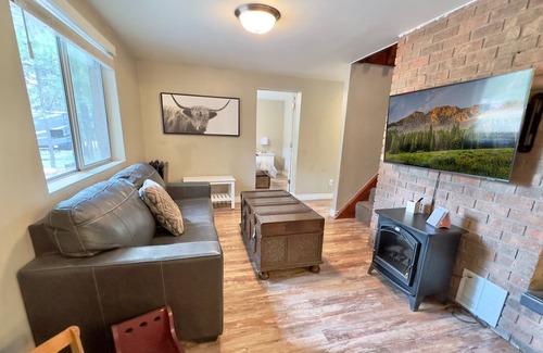 Heber Cabin | Red Brick Lodge | Built for a forest retreat!