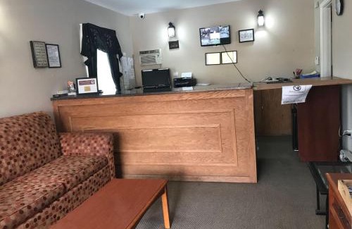 Mount Vernon Hotel | Red Carpet Inn, Alexandria