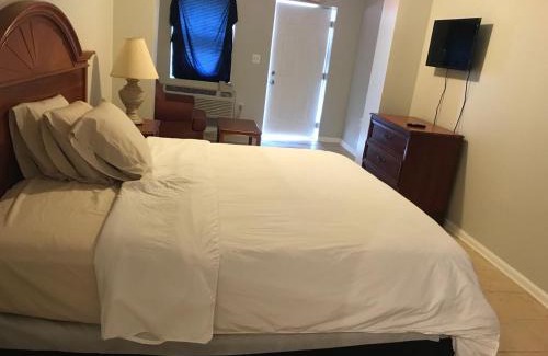 Mount Vernon Hotel | Red Carpet Inn, Alexandria