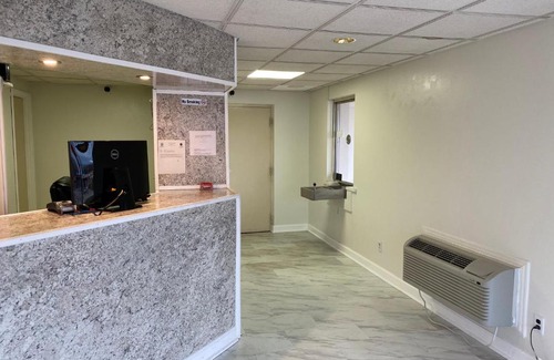 Danville Hotel | Red Carpet Inn & Suites - Danville