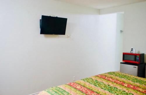 Ontario Hotel | Red Carpet Motel By Ontario